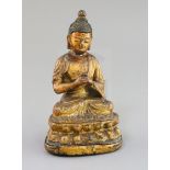 A Chinese gilt lacquered bronze figure of Buddha, 18th/19th century, H. 7.3cm, repair to neck