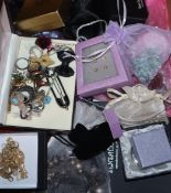 Mixed costume jewellery including boxed.