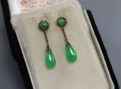 A pair of mid 20th century Chinese 14k yellow metal and jadeite drop earrings, 30mm.