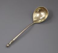 A late 19th century Russian 84 zolotnik white metal and niello spoon, 17.6cm.