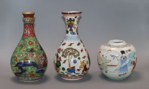 An 18th century Chinese clobbered guglet and two famille rose vases