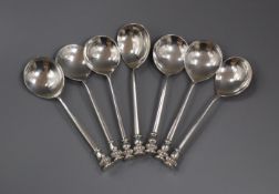 A modern matched set of seven silver seal top spoons by Rodney C. Pettit, London, 1984-1994, 11.5