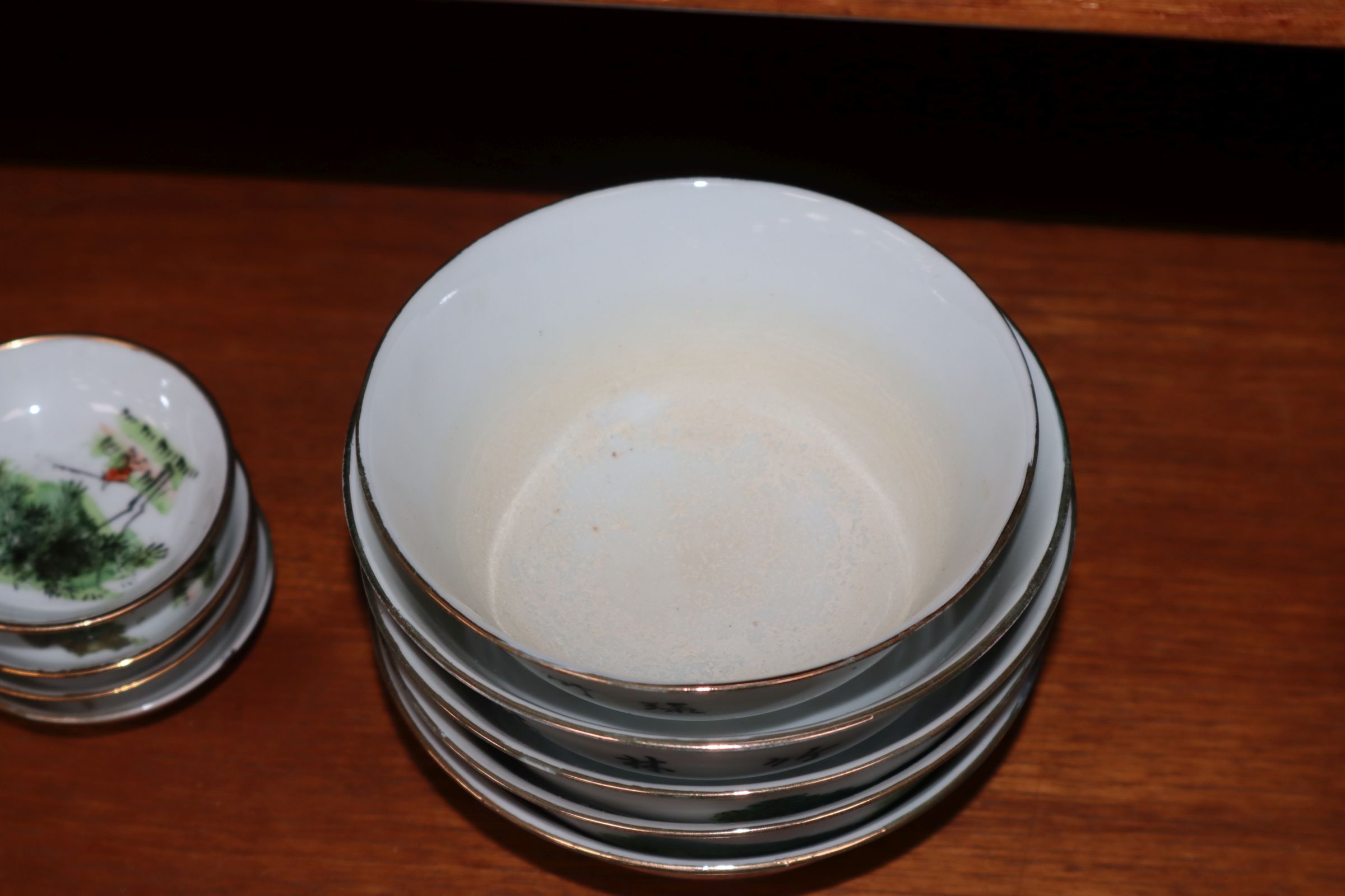 A set of Chinese Republic period porcelain tea and rice bowls and saucers - Image 2 of 7