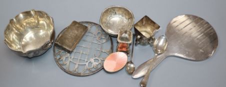 A quantity of mixed silver and white metal items including silver tyg by Goldsmiths & Silversmiths.