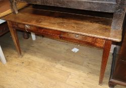 A 19th century French oak farmhouse table L.150cm