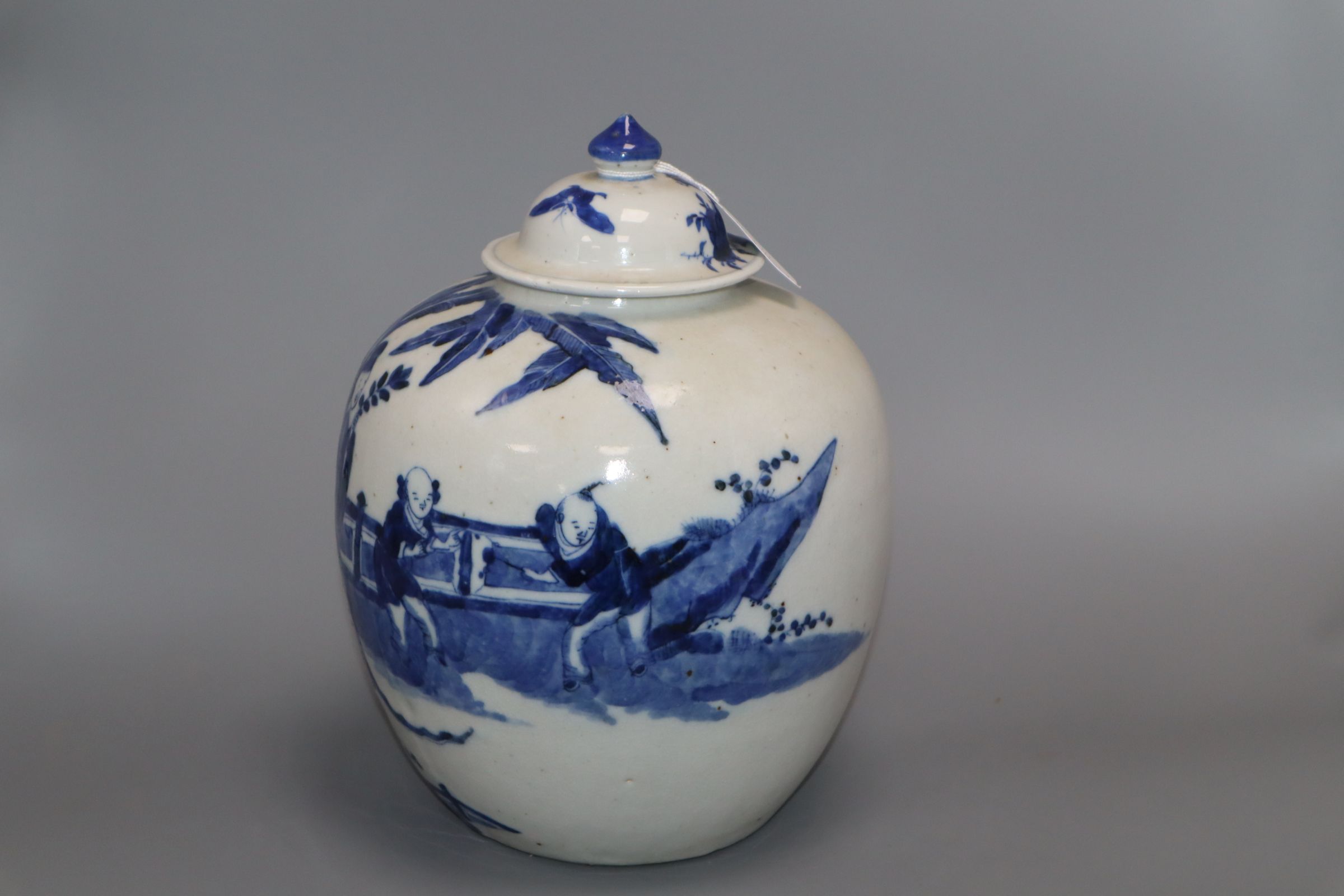 A Chinese blue and white figural jar and cover, Kangxi mark, Qing dynasty height 27cm - Image 2 of 5