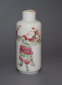 A Chinese famille rose cylindrical snuff bottle H.7.5cm