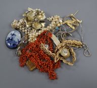 A small group of costume jewellery.