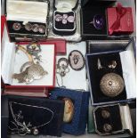 Mixed jewellery including silver, white metal etc.
