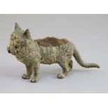 A 19th century Austrian cold painted bronze pen brush, modelled as a cat with rat in its mouth, 7.