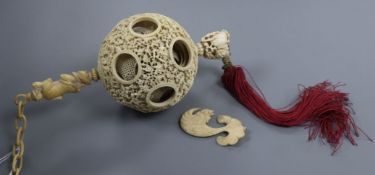 A Chinese Export ivory concentric ball, 18th century 33cm circumference