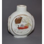 A Chinese famille rose snuff bottle H.6cm