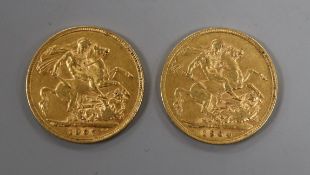 Two gold full sovereigns, 1904 and 1907.