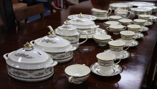 A Minton Stanwood dinner service