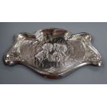 An Art Nouveau Edwardian repousse silver dressing table tray, Samuel M. Levi, Birmingham, 1909, 35.