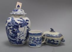 A Nanking blue and white tureen, a Chinese blue and white inverted pyriform vase and cover, Kangxi