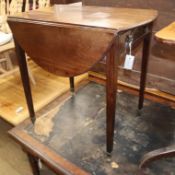 A George III mahogany oval topped Pembroke table W.74cm