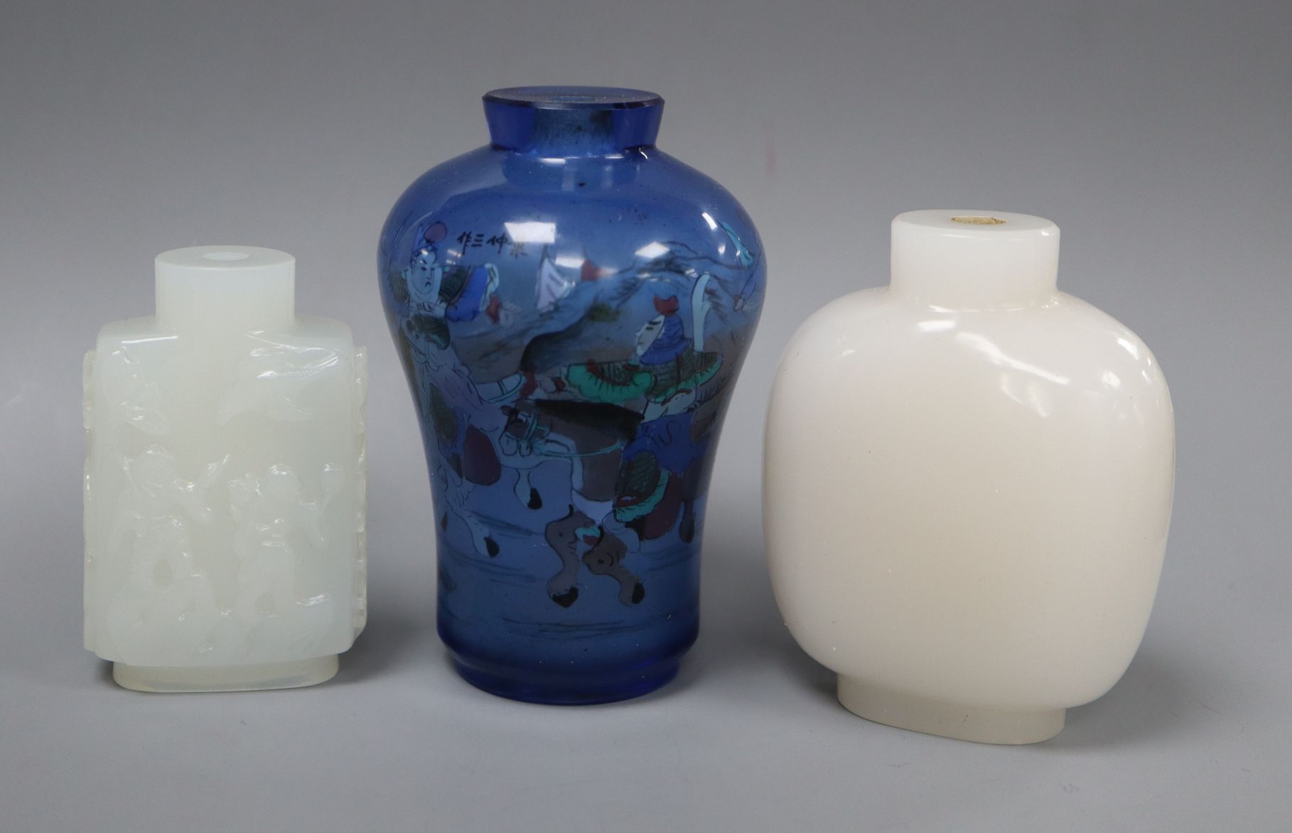 Three Chinese glass snuff bottles