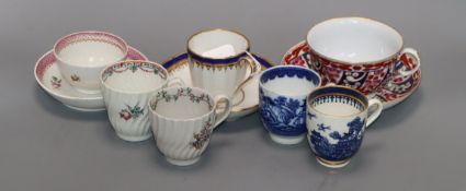 Seven late 18th / early 19th century English porcelain tea cups / bowls