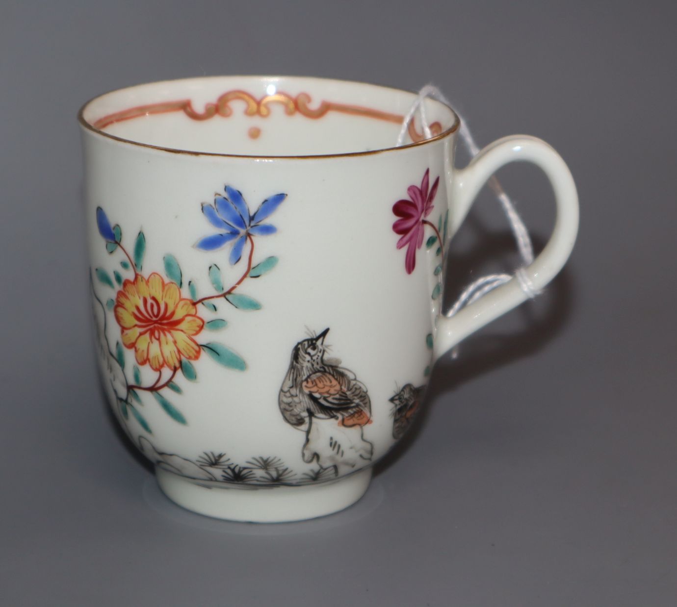 An 18th century Worcester porcelain 'two quail' pattern coffee cup