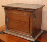 An 18th century oak cabinet of drawers W.44cm, D.29cm, H.35cm