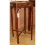 A George III mahogany kettle stand W.30cm