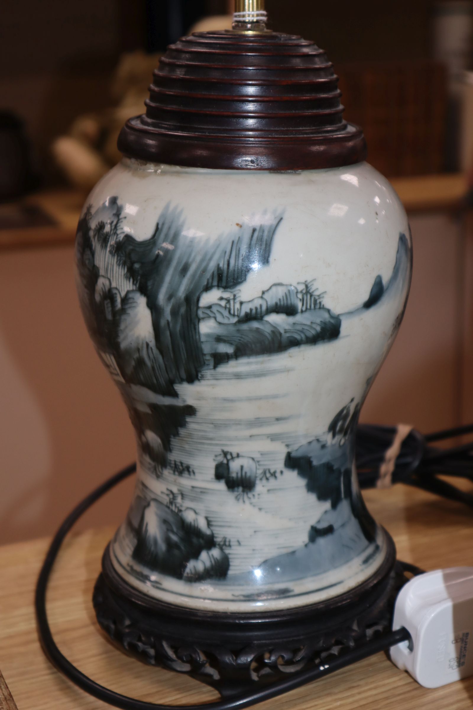 A Chinese Kangxi period blue and white vase, converted to a lamp and a 19th century Chinese - Image 8 of 10