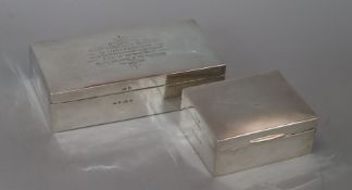 A late Victorian rectangular silver cigarette box with 1901 presentation inscription, Birmingham