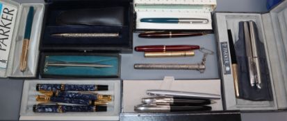 A collection of assorted fountain pens 2 x Parker blue marbled pen/pencil setsYard o Led box and