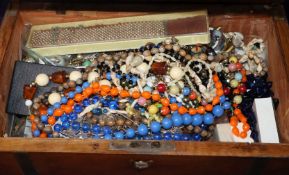 An Art Nouveau silver belt, a small yellow metal and lapis lazuli pendant and a quantity of mixed