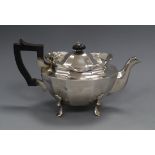 An Edwardian panelled silver teapot by Goldsmiths & Silversmiths Co Ltd, London, 1907, gross 11 oz.