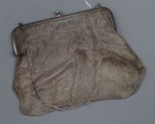 A George V silver mesh evening bag, import marks for London, 1920.