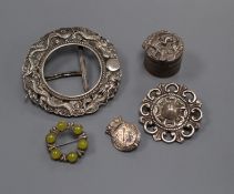 A small Chinese white metal circular photograph frame, a Victorian silver pill box and three