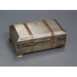 A George V engine turned silver and gold banded cigarette box, Colen Hewer Cheshire, Chester,