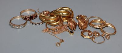 A small quantity of assorted gold and yellow metal jewellery, including 9ct and 14k rings and