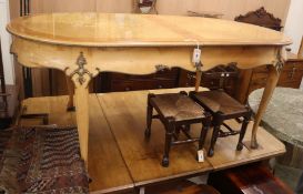 A Louis XVI design inlaid extending dining table Approx. 276cm extended (one spare leaf)