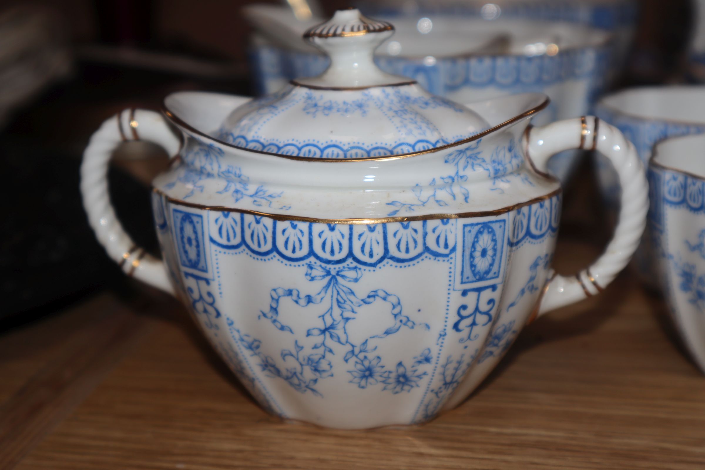 A Royal Crown Derby teaset - Image 5 of 7