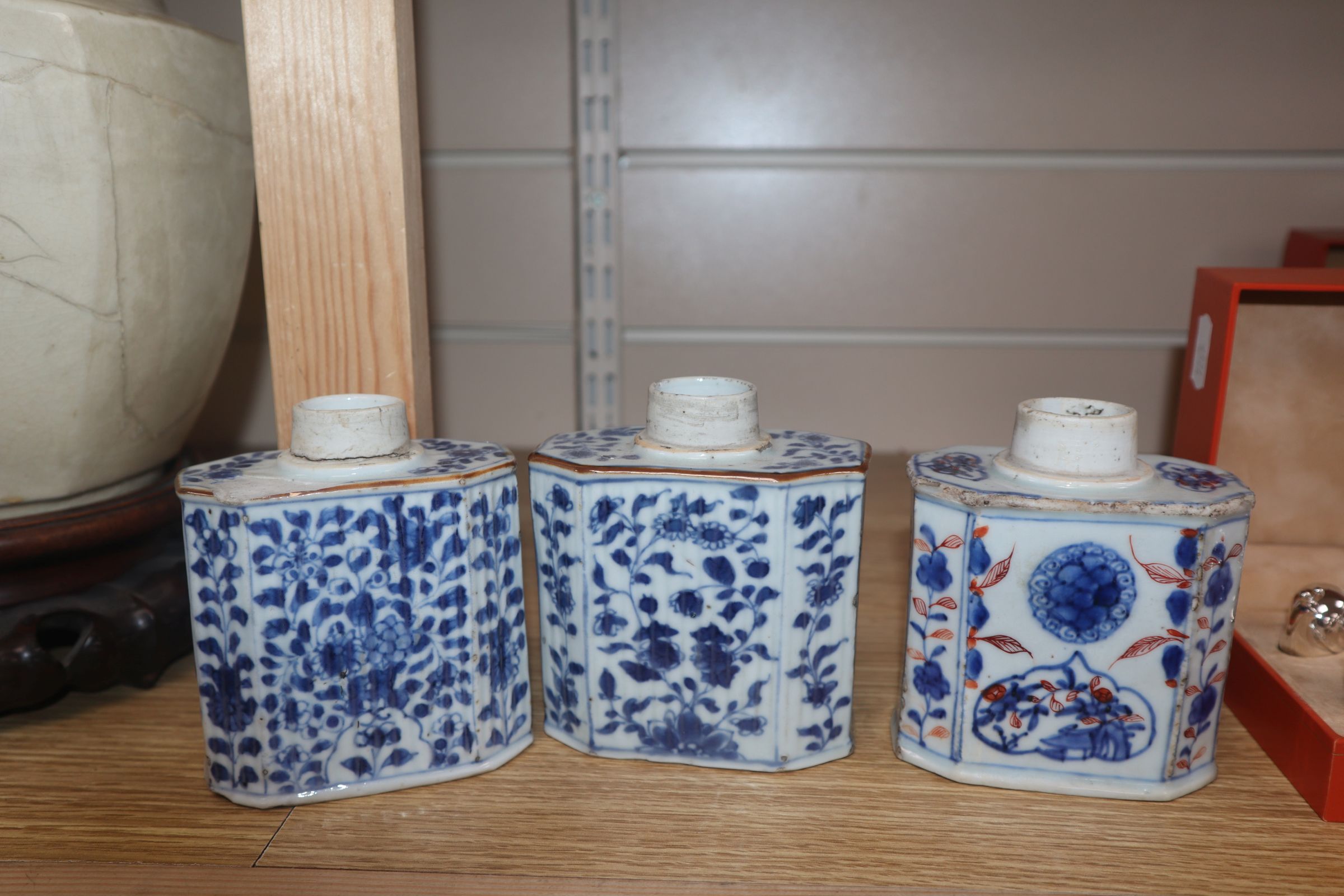 Three Chinese export tea caddies, Kangxi, two blue and white and one Imari palette - Image 5 of 16