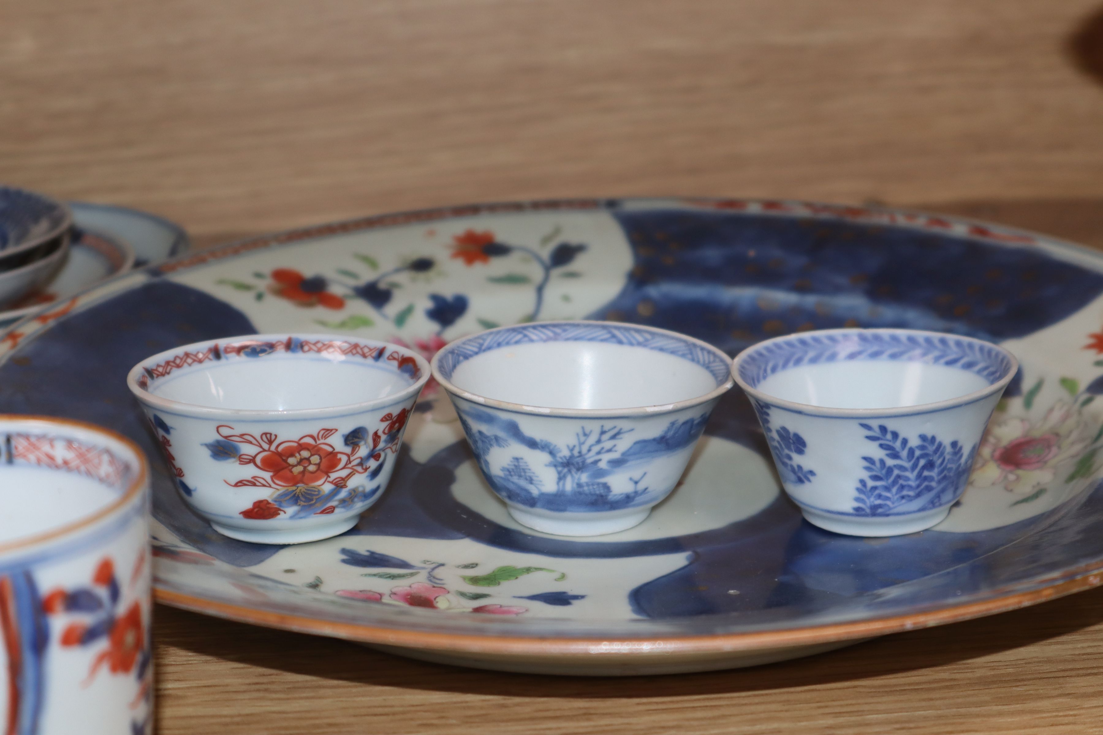 A group of 18th century Chinese export dishes, cup and tea bowls - Image 5 of 8
