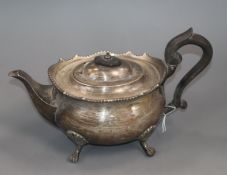 A George V silver teapot, W & C Sissons, Sheffield, 1922, gross 22.5 oz.