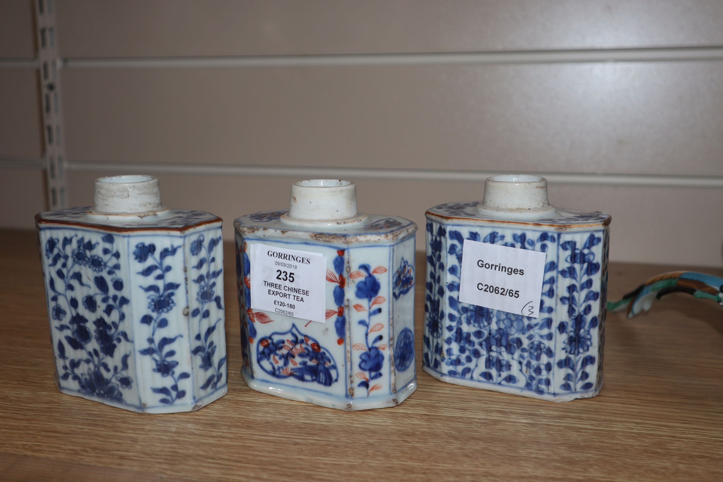 Three Chinese export tea caddies, Kangxi, two blue and white and one Imari palette - Image 10 of 16