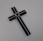 A Victorian yellow metal mounted banded agate cross, 93mm.