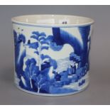 A Chinese blue and white brush pot height 16cm