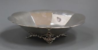 A 1930's octafoil silver bowl by Josiah Williams & Co, 21cm, 11 oz.