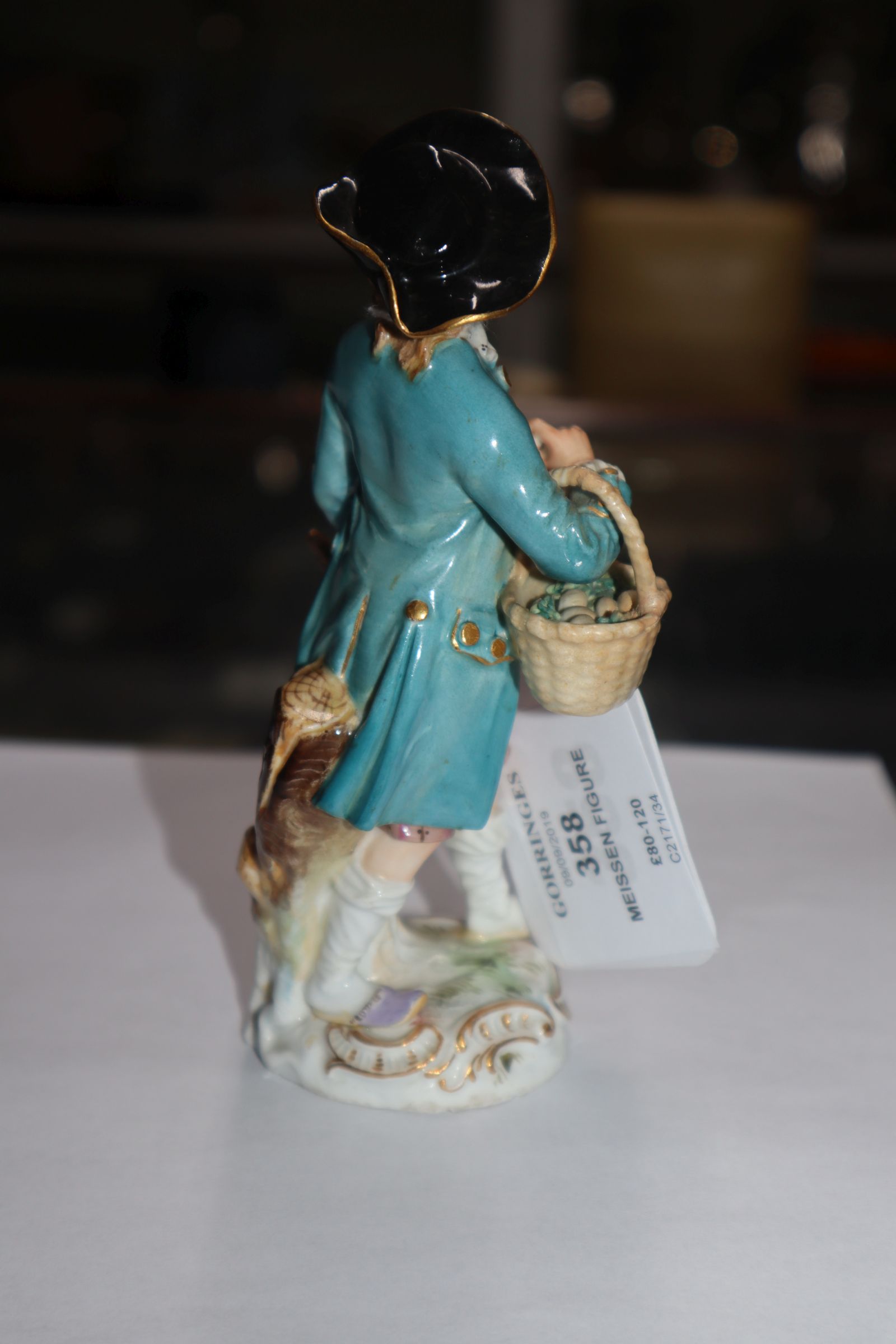 A Meissen figure of a fowler, 19th century, repaired - Image 5 of 6