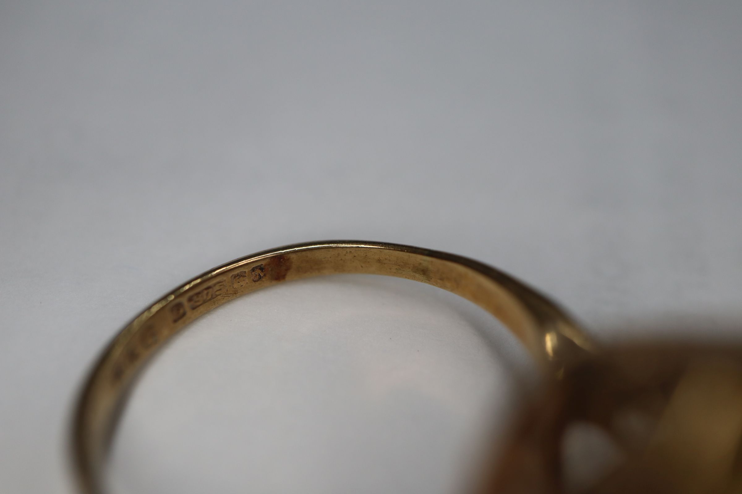 A 9ct gold and pale citrine ring, size O. - Image 8 of 8