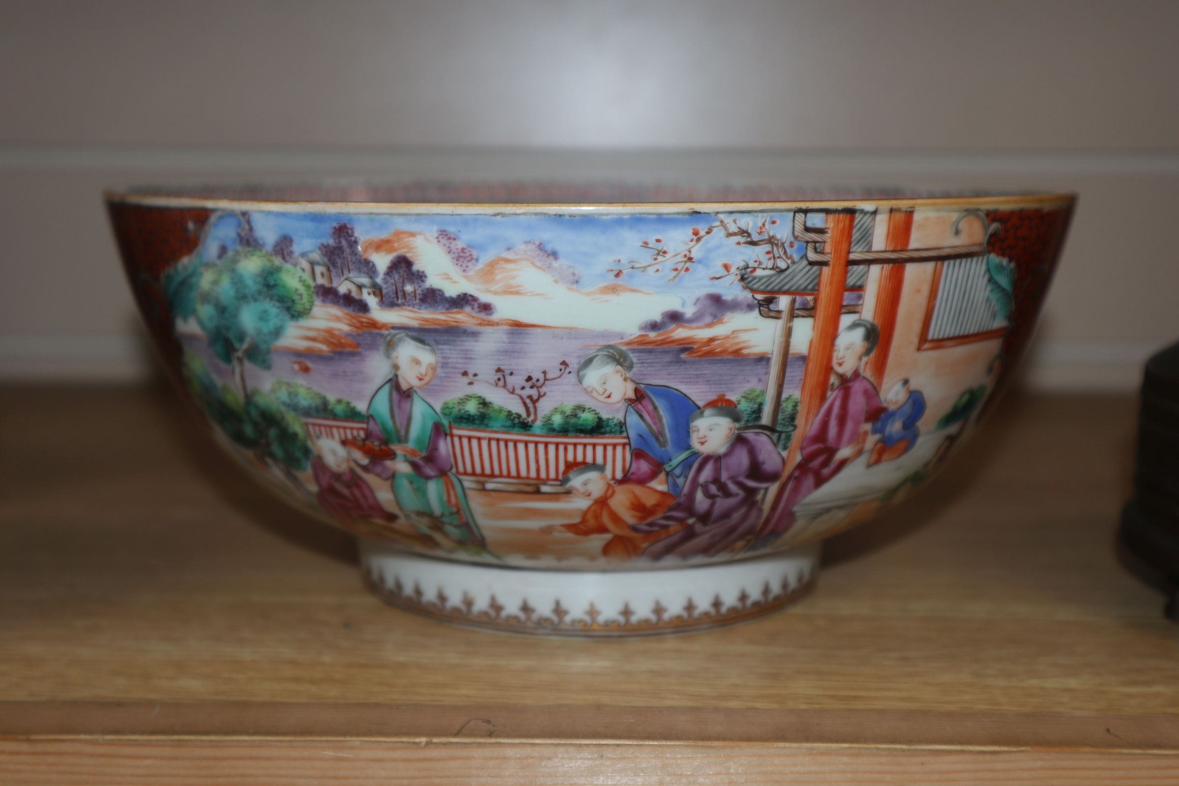 A Chinese famille rose mandarin bowl, Qianlong diameter 26cm - Image 3 of 8