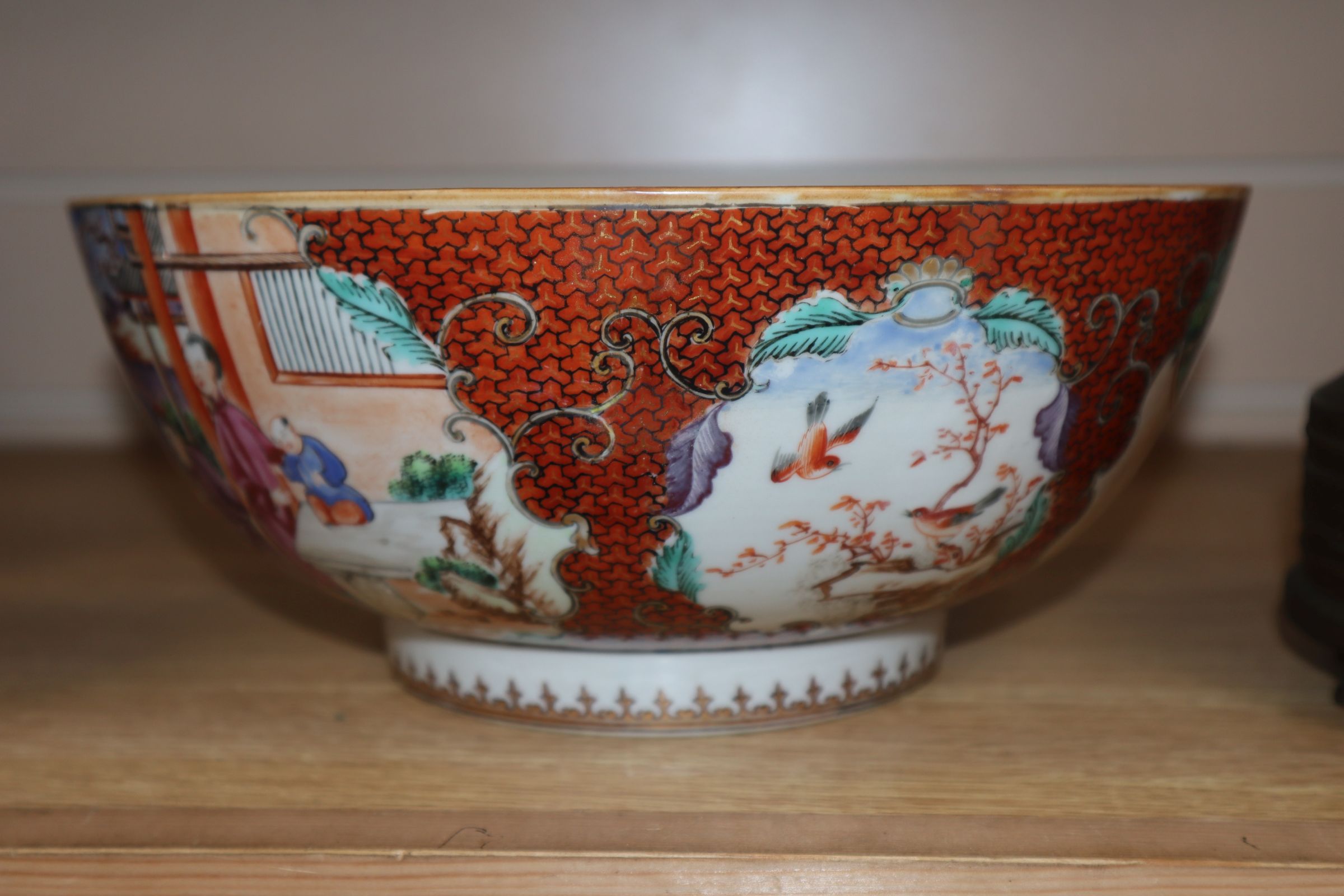 A Chinese famille rose mandarin bowl, Qianlong diameter 26cm - Image 4 of 8