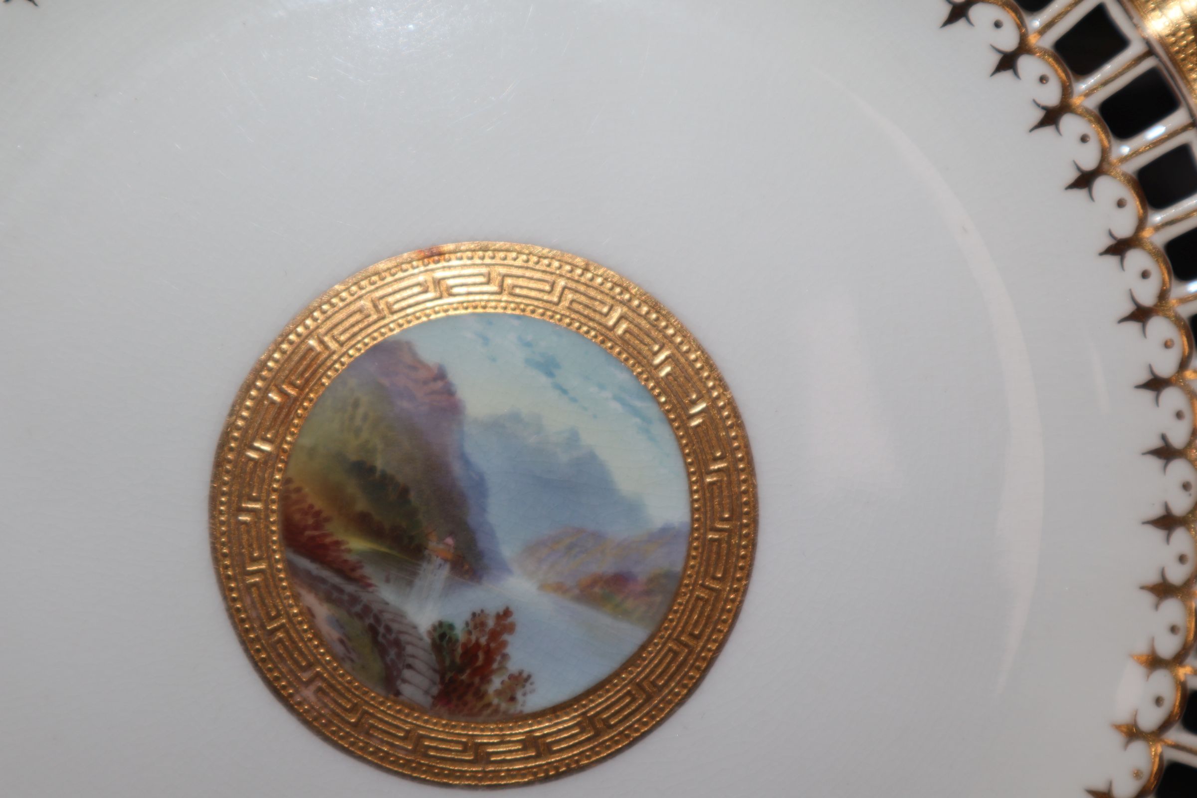 A Minton part dessert service, c.1900, each piece painted with Scottish views - Image 6 of 9