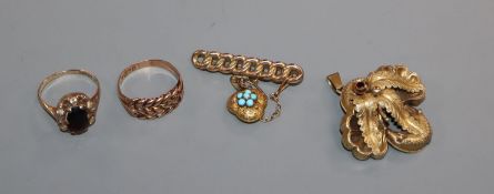 A Victorian yellow metal and gem set brooch, two 9ct gold rings and a turquoise set pendant brooch.